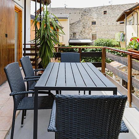 Cozy Castello Apartment มาแนร์บา เดล การ์ดา ภายนอก รูปภาพ