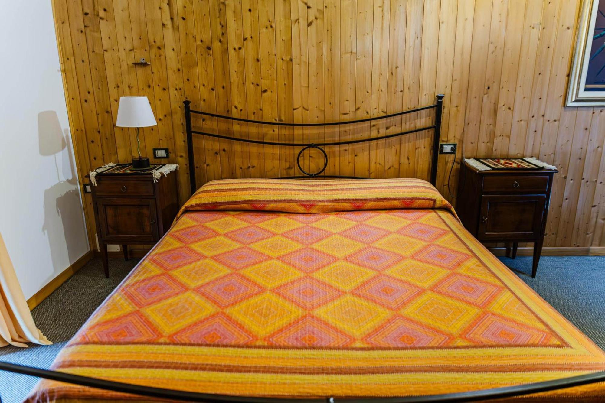 Cozy Castello Apartment มาแนร์บา เดล การ์ดา ภายนอก รูปภาพ
