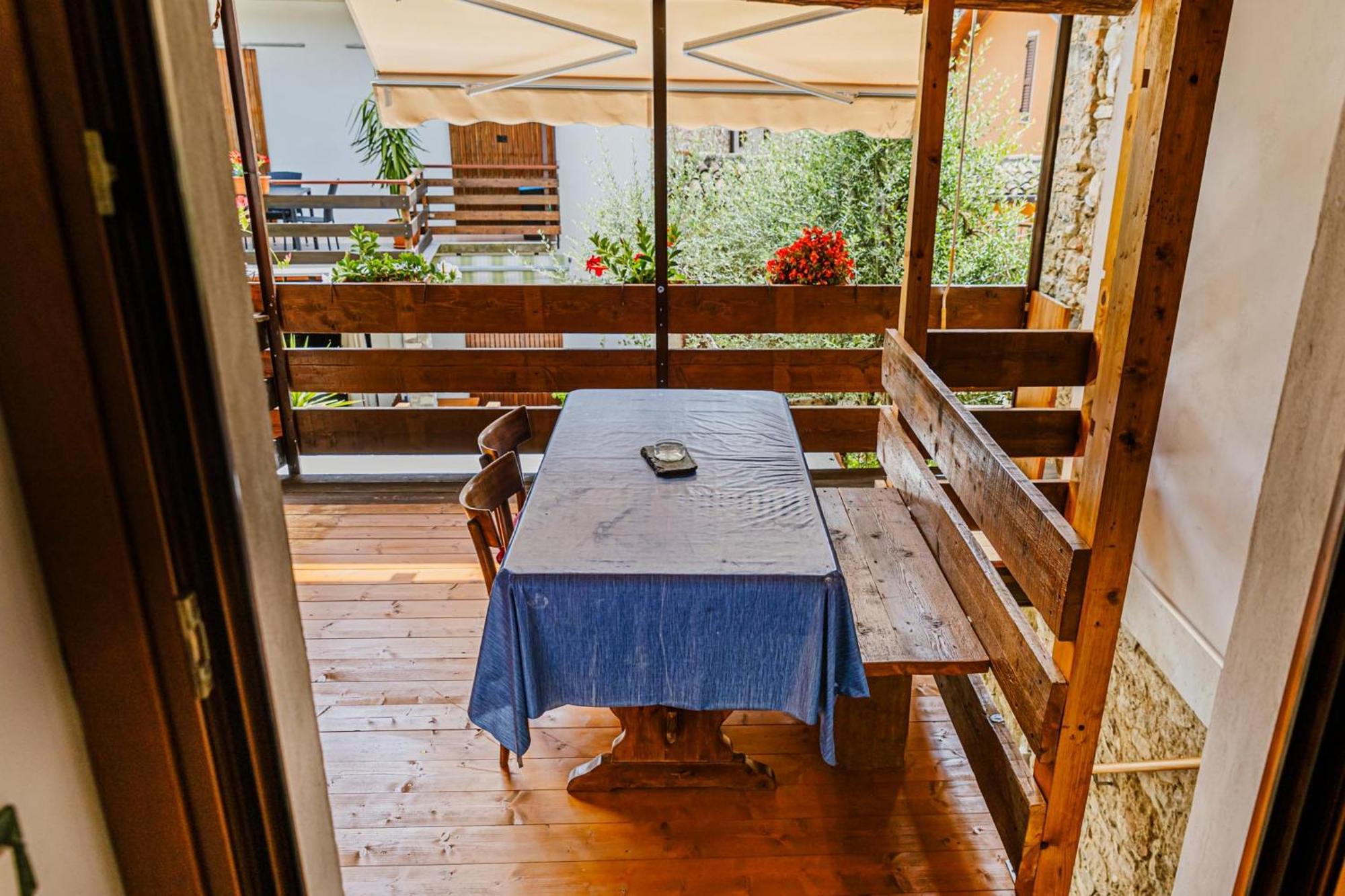 Cozy Castello Apartment มาแนร์บา เดล การ์ดา ภายนอก รูปภาพ