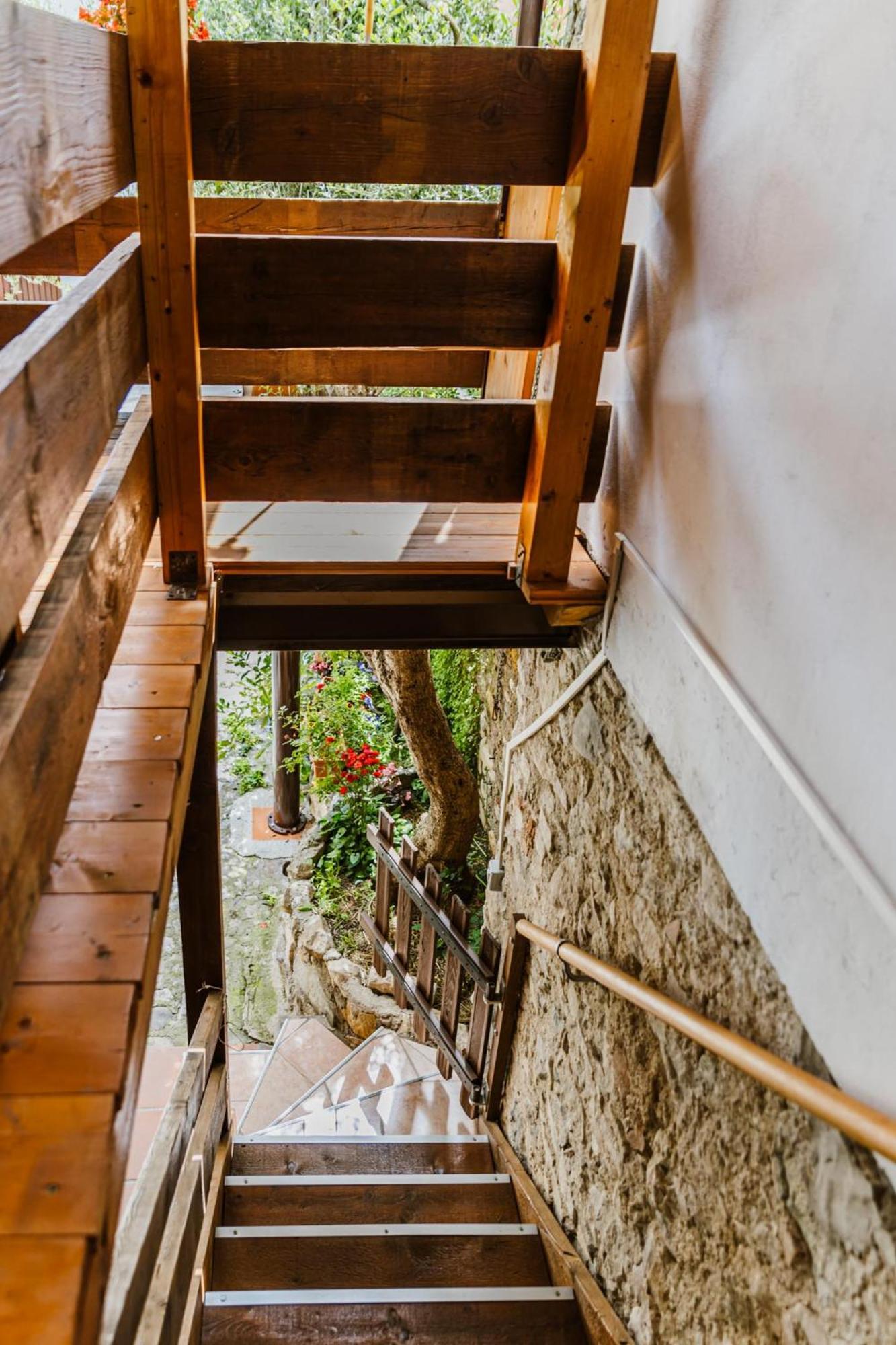 Cozy Castello Apartment มาแนร์บา เดล การ์ดา ภายนอก รูปภาพ