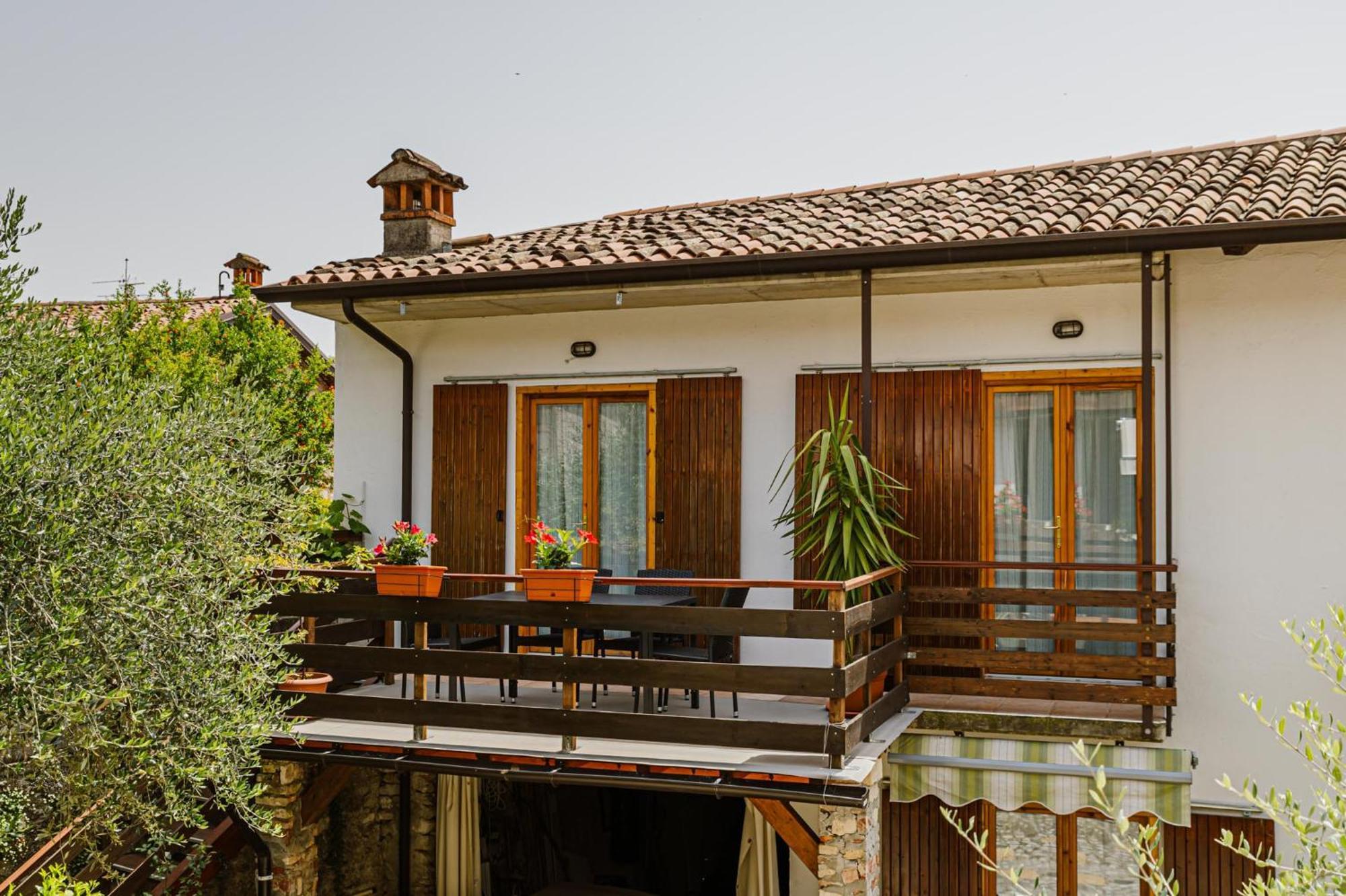 Cozy Castello Apartment มาแนร์บา เดล การ์ดา ภายนอก รูปภาพ