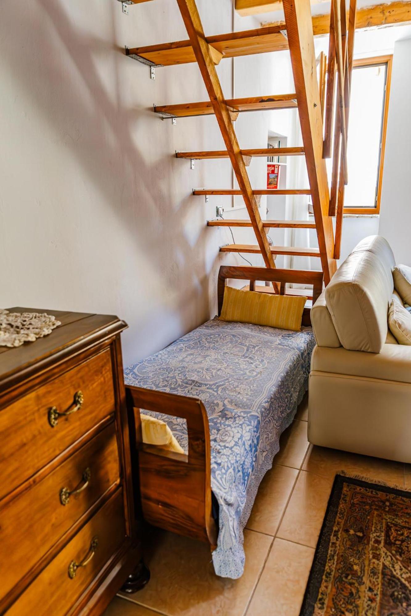 Cozy Castello Apartment มาแนร์บา เดล การ์ดา ภายนอก รูปภาพ