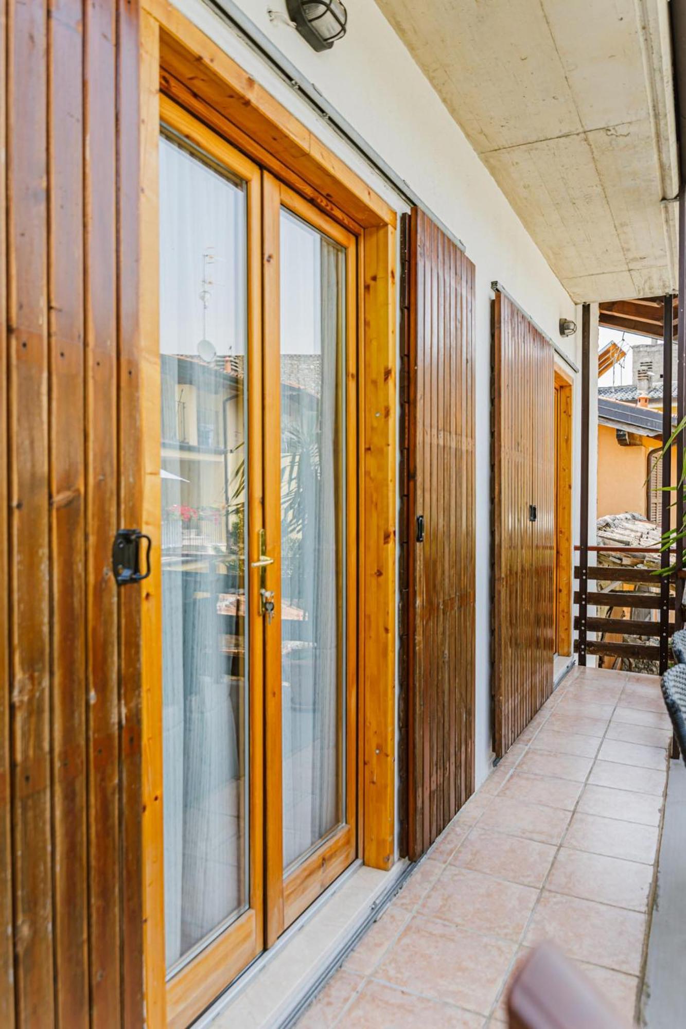 Cozy Castello Apartment มาแนร์บา เดล การ์ดา ภายนอก รูปภาพ