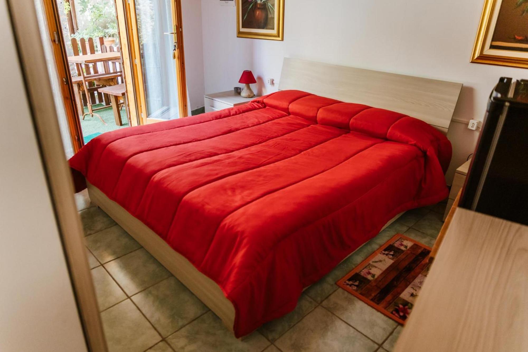 Cozy Castello Apartment มาแนร์บา เดล การ์ดา ภายนอก รูปภาพ